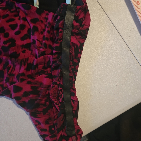 Dress Medium Wine Santiago Beautiful Sexy Whoa Ruched Sides M Fresh Raspberry - Picture 12 of 14